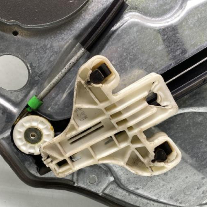 Leve vitre mecanique arriere gauche VOLKSWAGEN POLO 4 Photo n°4