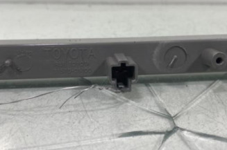 Feu arriere stop central TOYOTA YARIS 2