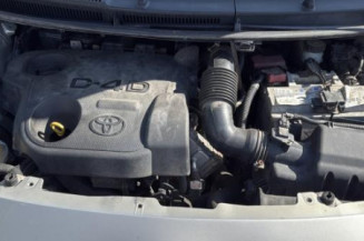 Feu arriere stop central TOYOTA YARIS 2