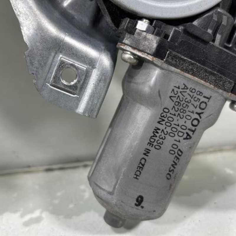 Leve vitre electrique avant droit TOYOTA YARIS 2 Photo n°2