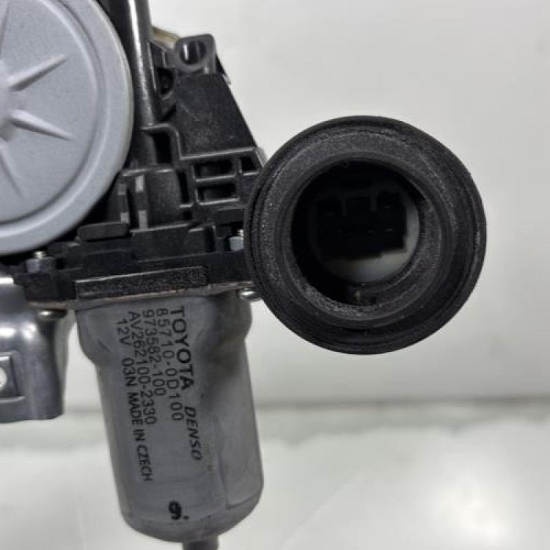 Leve vitre electrique avant droit TOYOTA YARIS 2 Photo n°4
