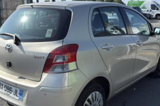 Moteur essuie glace avant TOYOTA YARIS 2