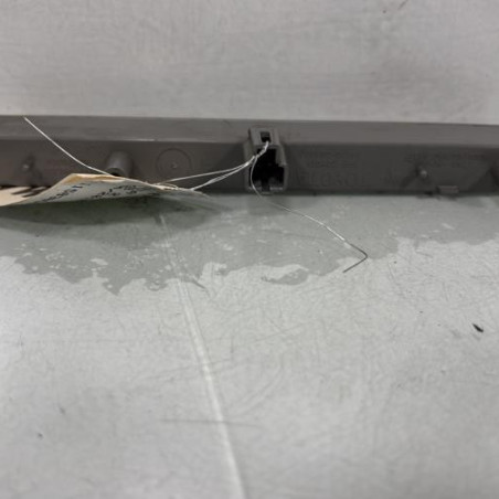 Feu arriere stop central TOYOTA YARIS 2