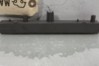 Feu arriere stop central TOYOTA YARIS 2