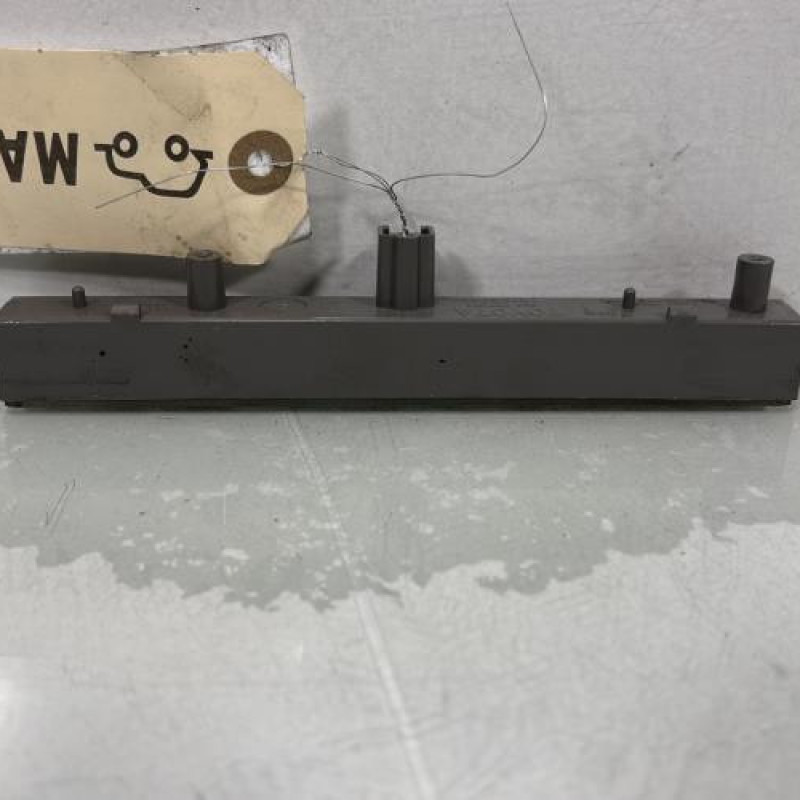 Feu arriere stop central TOYOTA YARIS 2 Photo n°3