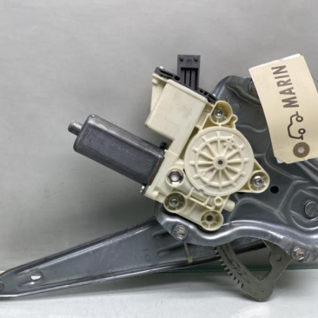 Leve vitre electrique arriere droit TOYOTA AVENSIS 2 Photo n°1