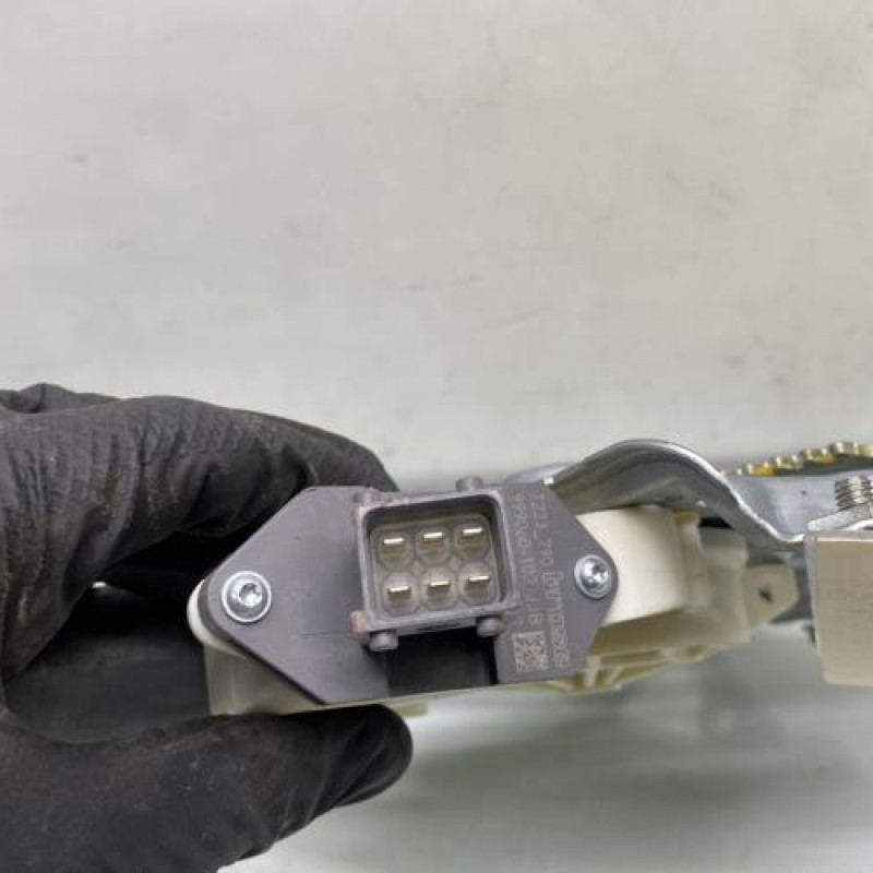 Leve vitre electrique arriere droit TOYOTA AVENSIS 2 Photo n°2