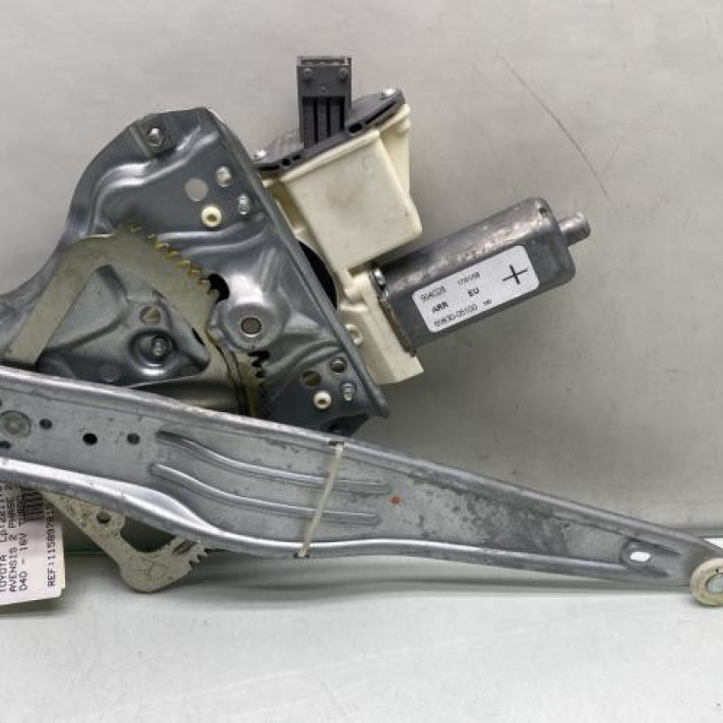 Leve vitre electrique arriere droit TOYOTA AVENSIS 2 Photo n°3