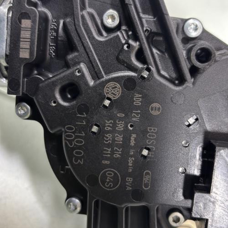 Moteur essuie glace arriere VOLKSWAGEN GOLF 6 Photo n°4