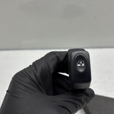 Interrupteur de leve vitre avant droit RENAULT CLIO 2 Photo n°1
