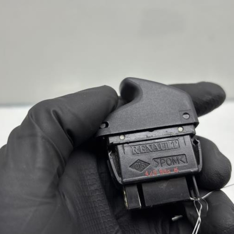 Interrupteur de leve vitre avant droit RENAULT CLIO 2 Photo n°3