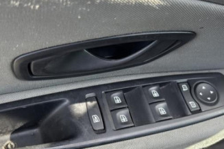 Leve vitre electrique avant droit RENAULT MEGANE 3