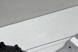 Leve vitre electrique avant droit PEUGEOT 208 1