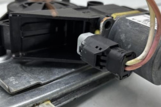 Leve vitre electrique avant droit PEUGEOT 208 1