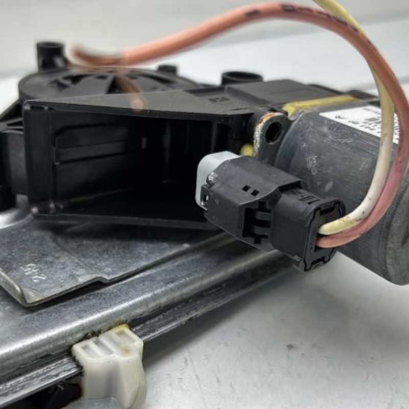 Leve vitre electrique avant droit PEUGEOT 208 1 Photo n°4