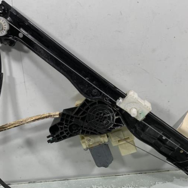 Leve vitre electrique avant droit PEUGEOT 308 2 Photo n°1