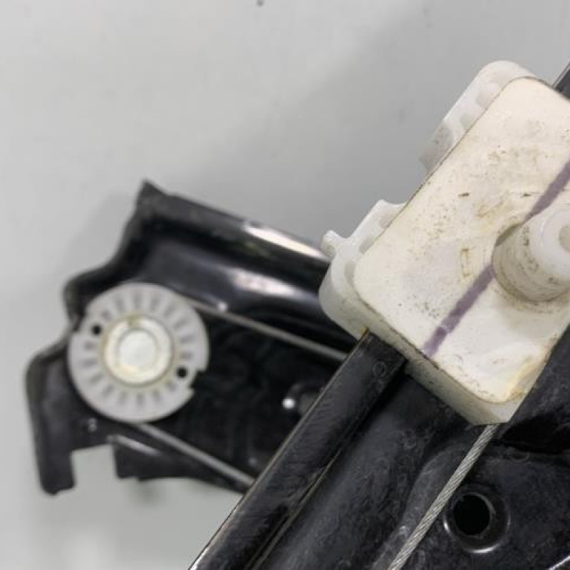 Leve vitre electrique avant gauche PEUGEOT 308 2 Photo n°4