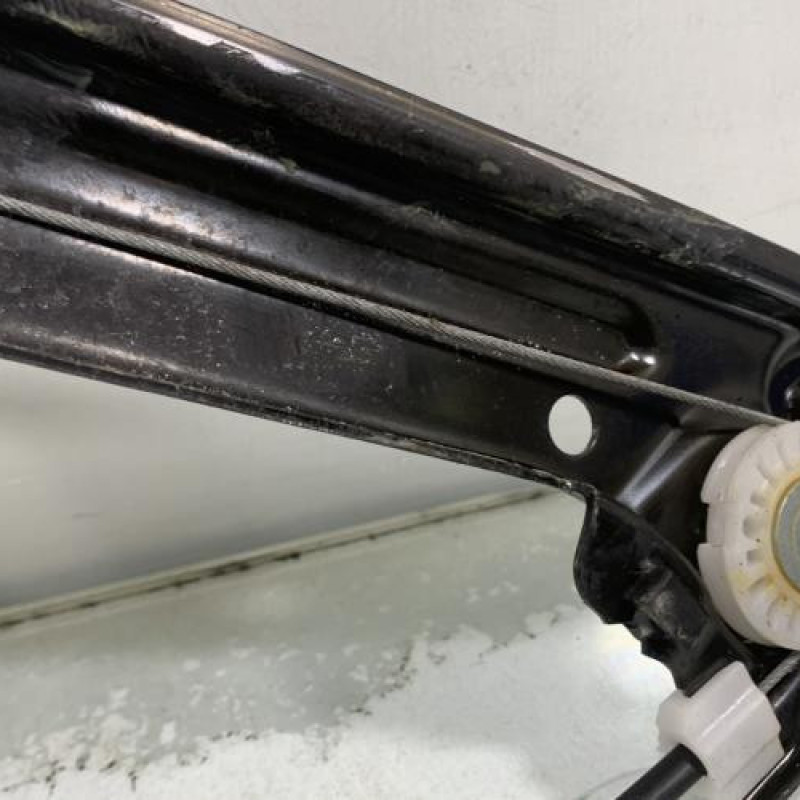 Leve vitre electrique avant gauche PEUGEOT 308 2 Photo n°6