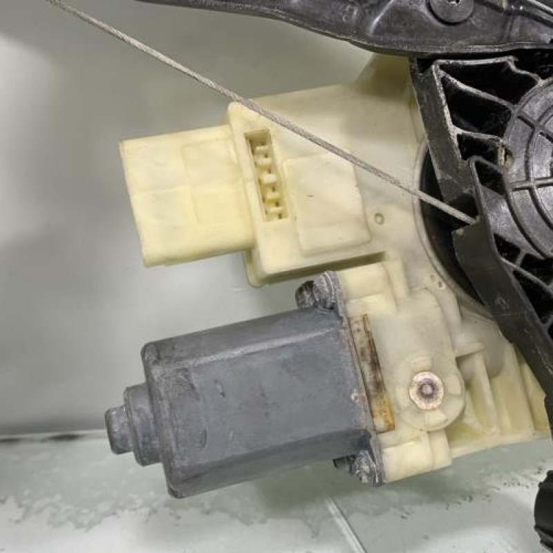 Leve vitre electrique avant gauche PEUGEOT 308 2 Photo n°7