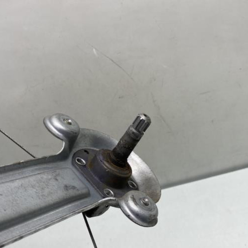 Leve vitre mecanique arriere gauche OPEL ASTRA H Photo n°3