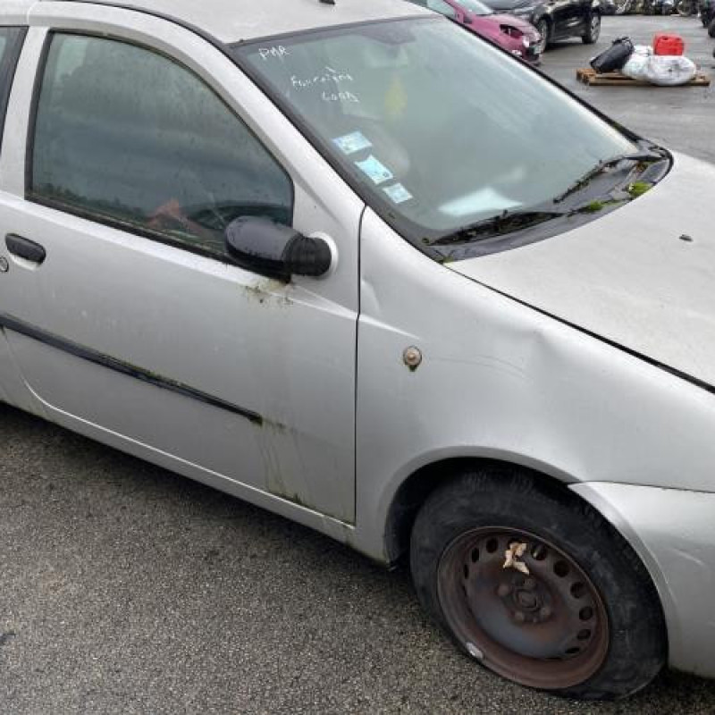 Leve vitre electrique avant gauche FIAT PUNTO 2 Photo n°11