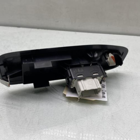 Interrupteur de leve vitre avant droit PEUGEOT 2008 1
