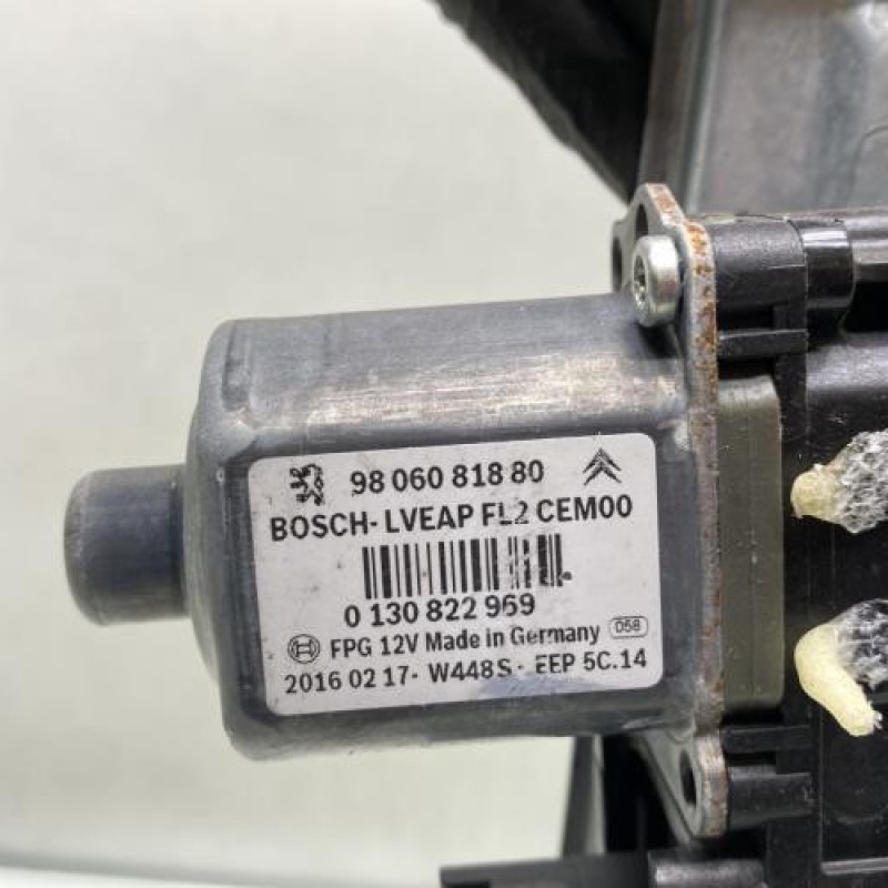 Leve vitre electrique avant gauche PEUGEOT 2008 1 Photo n°6