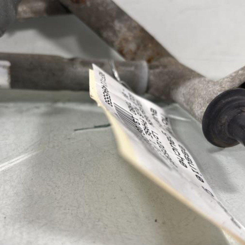 Moteur essuie glace avant gauche VOLKSWAGEN GOLF PLUS Photo n°4