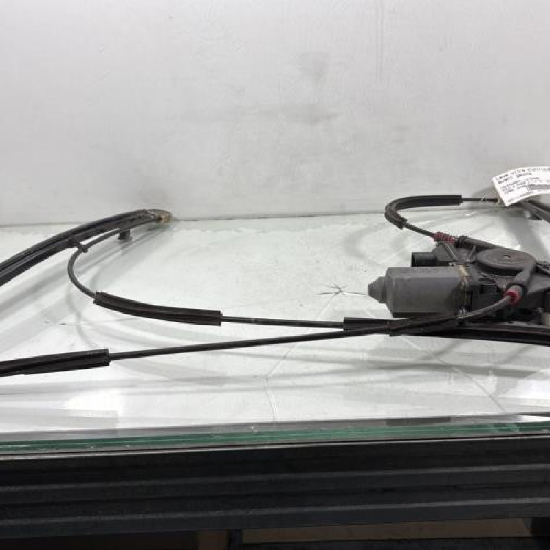 Leve vitre electrique avant gauche VOLKSWAGEN POLO 3 Photo n°1