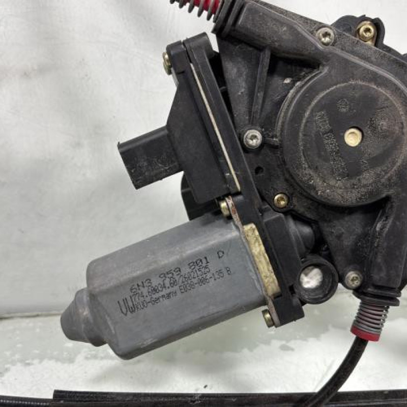 Leve vitre electrique avant gauche VOLKSWAGEN POLO 3 Photo n°4