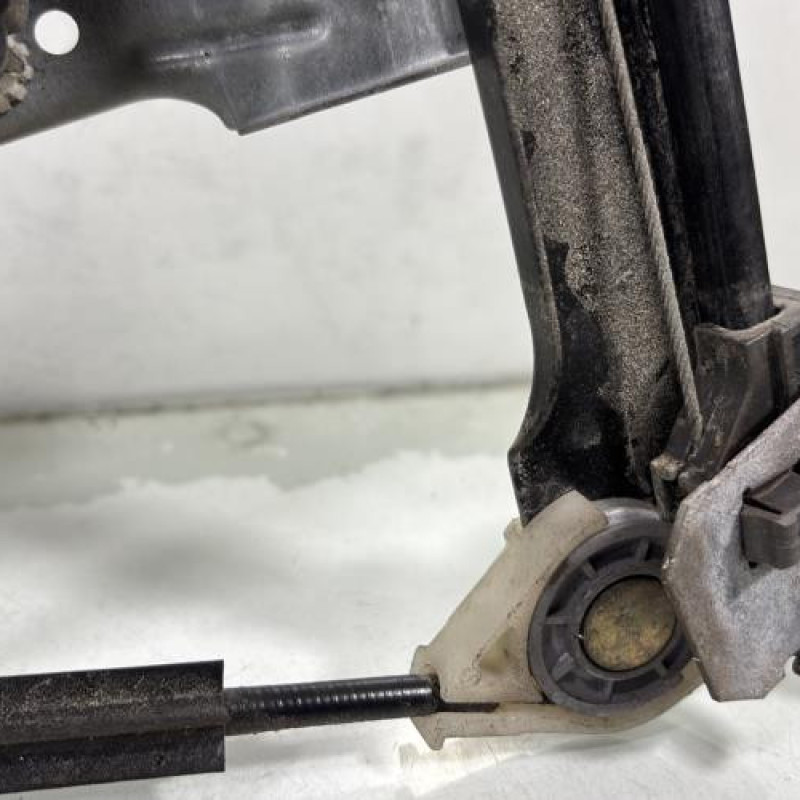 Leve vitre electrique avant gauche VOLKSWAGEN POLO 3 Photo n°5