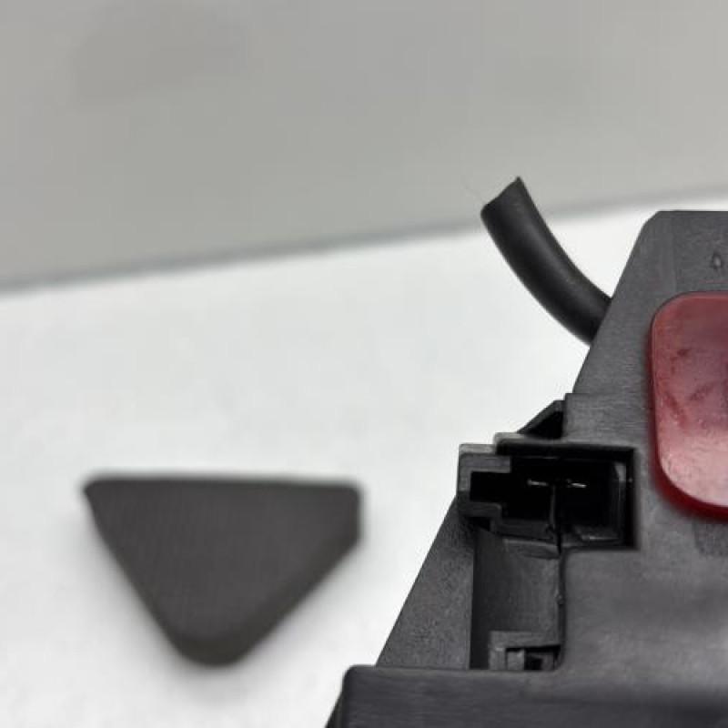 Feu arriere stop central DACIA LOGAN MCV 1 Photo n°3