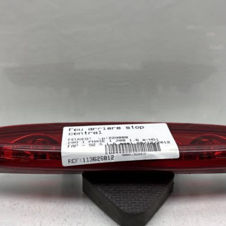 Feu arriere stop central PEUGEOT 208 1 Photo n°1