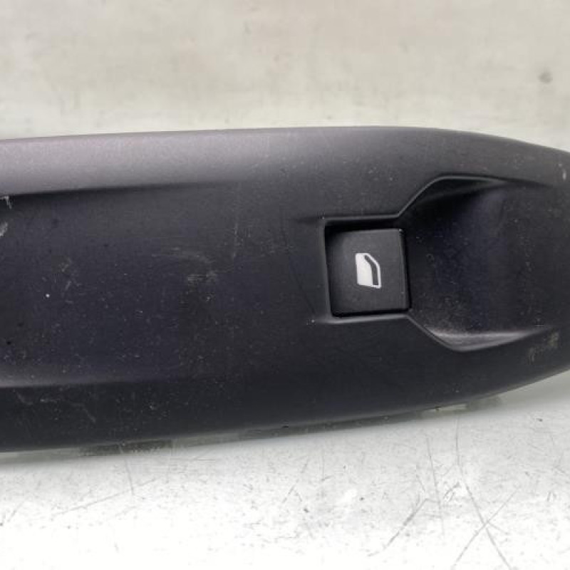 Interrupteur de leve vitre avant droit PEUGEOT 208 1 Photo n°1