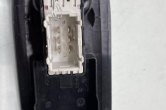 Interrupteur de leve vitre avant droit PEUGEOT 208 1
