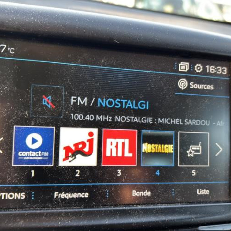 Interrupteur de leve vitre avant droit PEUGEOT 208 1 Photo n°20