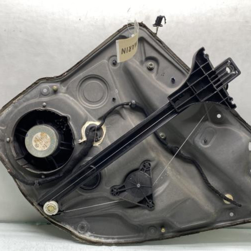 Leve vitre electrique arriere gauche VOLKSWAGEN GOLF 4 Photo n°1