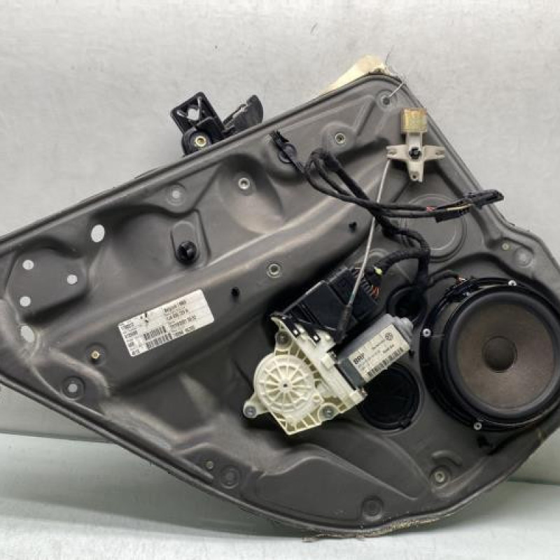 Leve vitre electrique arriere gauche VOLKSWAGEN GOLF 4 Photo n°3