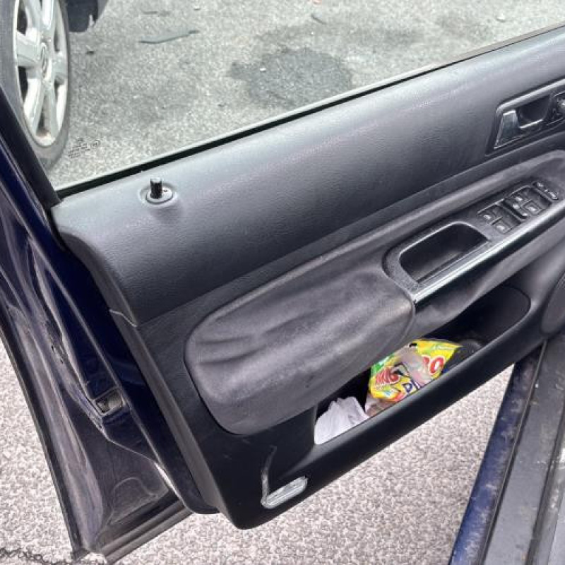 Leve vitre electrique arriere gauche VOLKSWAGEN GOLF 4 Photo n°15