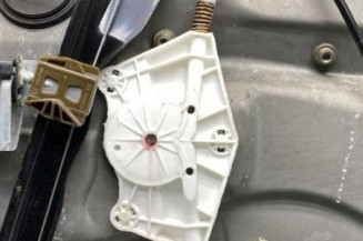 Leve vitre electrique avant gauche VOLKSWAGEN GOLF 4