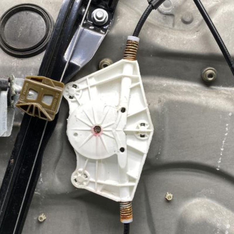 Leve vitre electrique avant gauche VOLKSWAGEN GOLF 4 Photo n°5