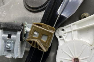 Leve vitre electrique avant gauche VOLKSWAGEN GOLF 4