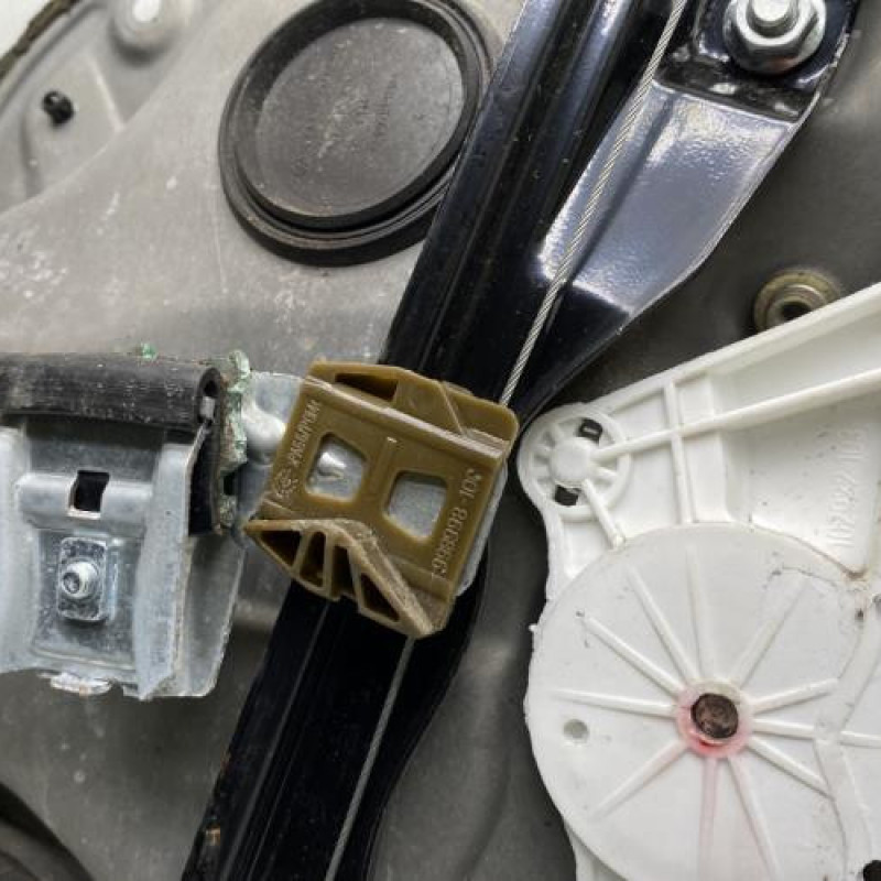 Leve vitre electrique avant gauche VOLKSWAGEN GOLF 4 Photo n°11