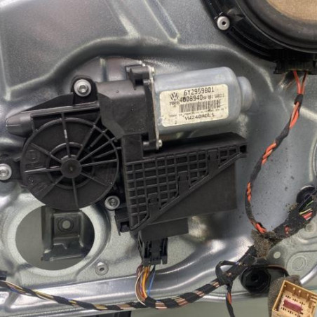 Leve vitre electrique avant droit VOLKSWAGEN POLO 4
