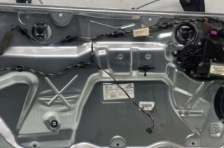 Leve vitre electrique avant gauche VOLKSWAGEN POLO 4 Photo n°1