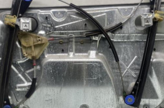 Leve vitre electrique avant gauche VOLKSWAGEN POLO 4