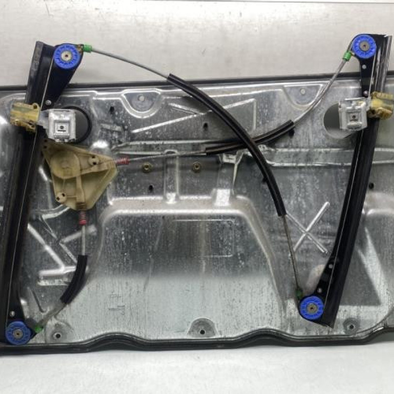 Leve vitre electrique avant gauche VOLKSWAGEN POLO 4 Photo n°3