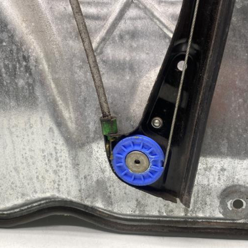 Leve vitre electrique avant gauche VOLKSWAGEN POLO 4 Photo n°5