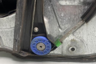 Leve vitre electrique avant gauche VOLKSWAGEN POLO 4