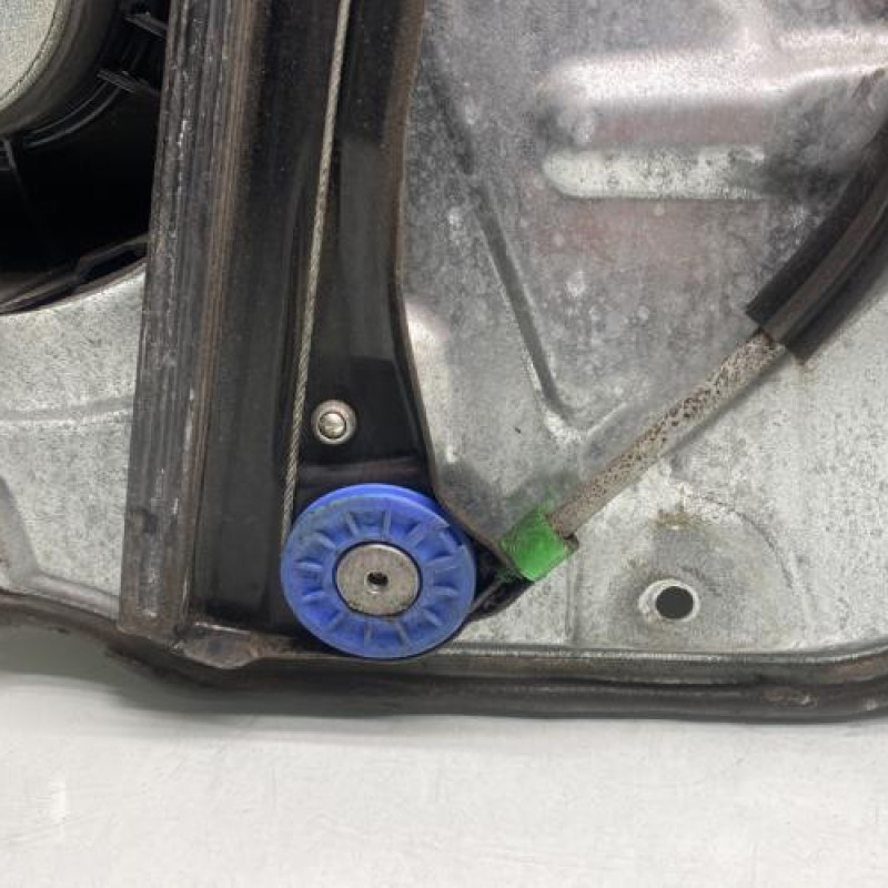 Leve vitre electrique avant gauche VOLKSWAGEN POLO 4 Photo n°6